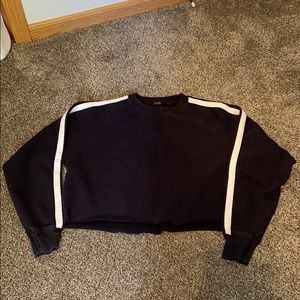 Black cropped sweatshirt